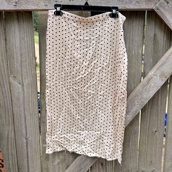 H&M Satin Polka Dot Split Side Cream Midi Skirt NWT Size 12 - Picture 2 of 12